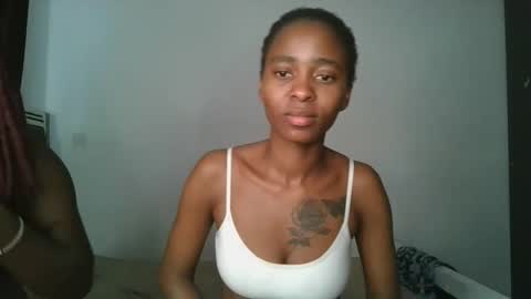 Snapshot of hottie_mistie chatting on June 6, 7:02 am hottie_mistie online show from June 6, 7:02 am