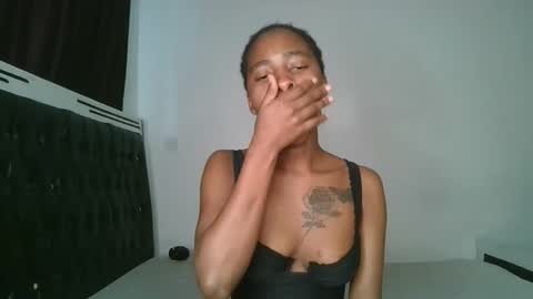Snapshot of hottie_mistie chatting on June 10, 6:45 am hottie_mistie online show from June 10, 6:45 am