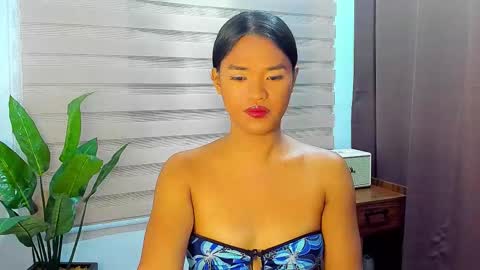 Snapshot of hottieelijah760282 chatting on September 16, 1:23 pm Maxine online show from September 16, 1:23 pm