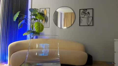 Lilly online show from January 11, 8:36 pm