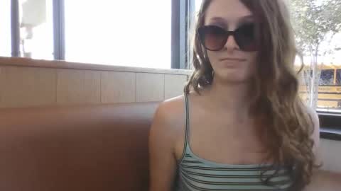 Taylor online show from April 28, 9:09 pm