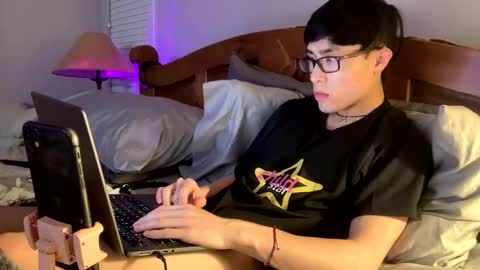 hottiewithabody101 online show from March 26, 10:15 pm