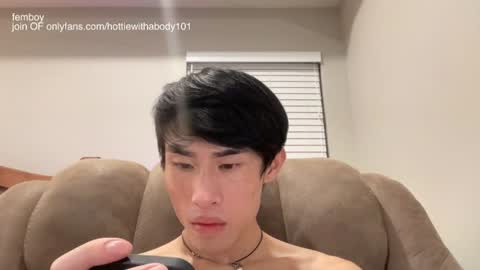 hottiewithabody101 online show from June 9, 1:23 pm