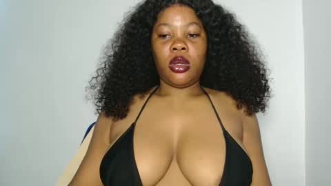 hotty_lora889 online show from April 2, 9:18 am