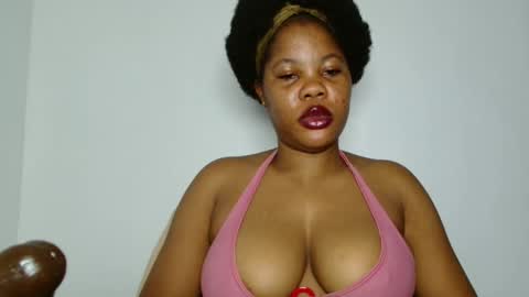 hotty_lora889 online show from April 23, 9:19 am