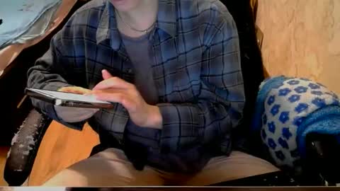 Mary online show from March 13, 5:41 pm