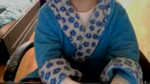 Snapshot of hotty_mary chatting on April 25, 3:53 pm Mary online show from April 25, 3:53 pm