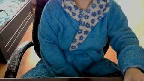 Snapshot of hotty_mary chatting on May 1, 8:41 am Mary online show from May 1, 8:41 am