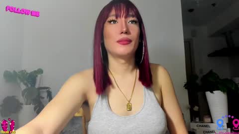 Snapshot of hottycrishinaxx chatting on February 15, 9:15 pm crishinahotty online show from February 15, 9:15 pm