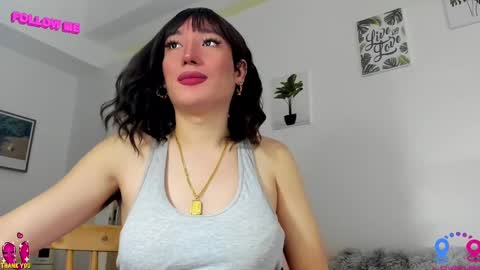 Snapshot of hottycrishinaxx chatting on March 2, 2:08 am crishinahotty online show from March 2, 2:08 am