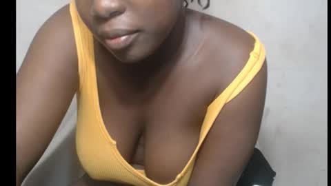 Snapshot of hottylissa1 chatting on October 13, 7:03 pm hottylissa1 online show from October 13, 7:03 pm