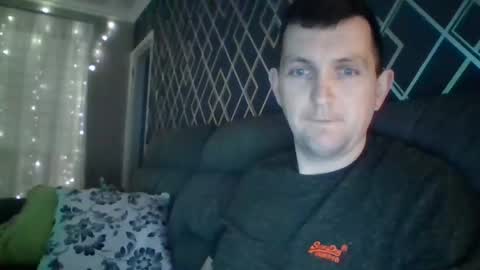 Snapshot of hotuk86 chatting on February 18, 9:20 pm hotuk86 online show from February 18, 9:20 pm