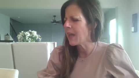 Snapshot of hotwifehotlife01 chatting on April 24, 10:23 pm Hotwifehotlife01 online show from April 24, 10:23 pm