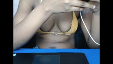 hotxxebony online show from April 4, 11:57 pm