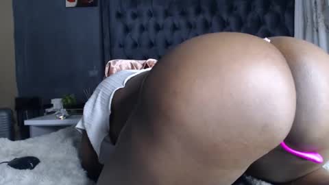 Snapshot of hotypussy95 chatting on November 13, 9:36 pm hotypussy95 online show from November 13, 9:36 pm