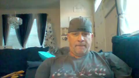 hotyummycock69 online show from November 28, 9:39 pm