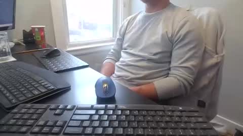 hoverday online show from December 4, 2:15 pm