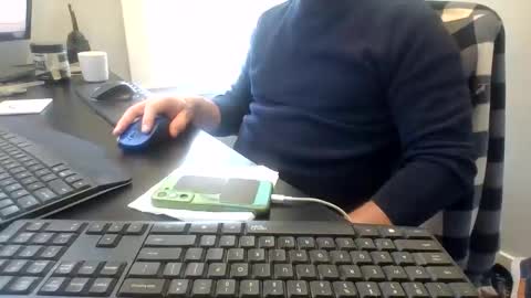 Snapshot of hoverday chatting on March 21, 3:26 pm hoverday online show from March 21, 3:26 pm