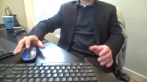 Snapshot of hoverday chatting on April 5, 8:39 pm hoverday online show from April 5, 8:39 pm