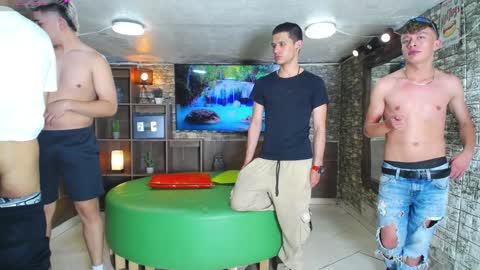 HOWENTS online show from December 31, 1:04 am