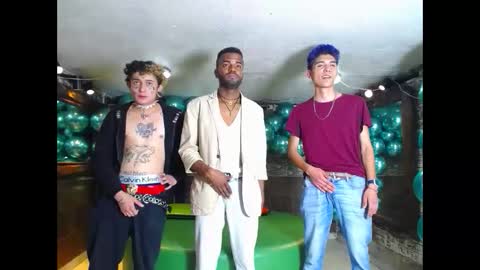 HOWENTS online show from February 1, 2:37 am