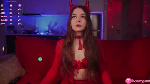 Mia online show from December 3, 5:11 pm