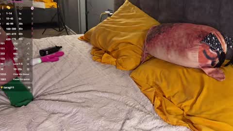 Snapshot of howtoreachorgasm chatting on December 24, 7:55 pm Elizabeth online show from December 24, 7:55 pm