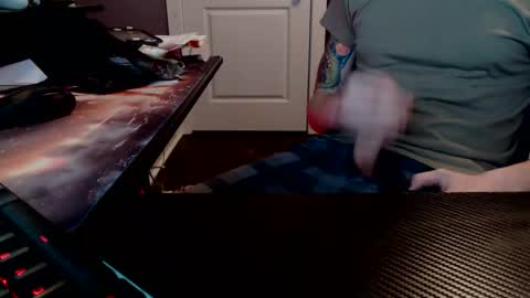 hrnysoldier92 online show from February 13, 8:43 am