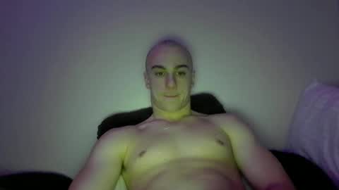 Snapshot of hshg123 chatting on December 1, 4:39 am hshg123 online show from December 1, 4:39 am