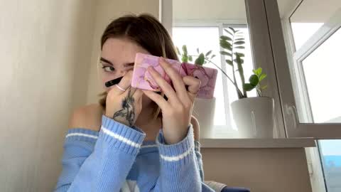 hsiuscherich online show from November 16, 7:03 am