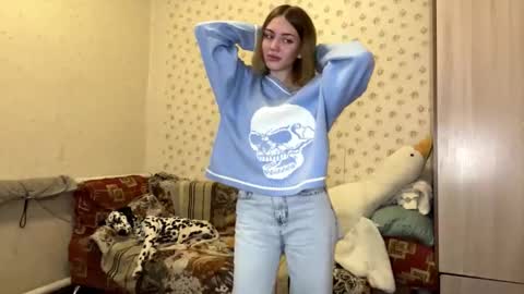 hsiuscherich online show from November 29, 10:07 am