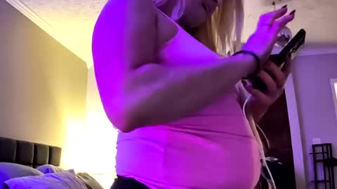 YoursTruly online show from June 16, 3:31 am