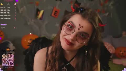 Diane online show from October 31, 7:48 pm