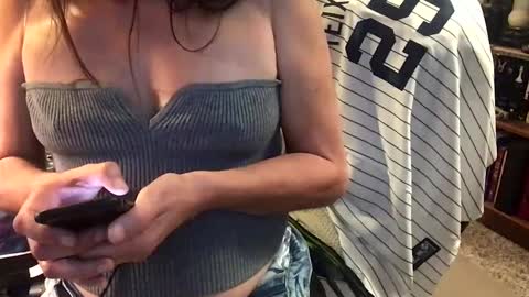 Snapshot of hubertcomberdale chatting on January 7, 11:24 pm Hubert Cumberdale online show from January 7, 11:24 pm