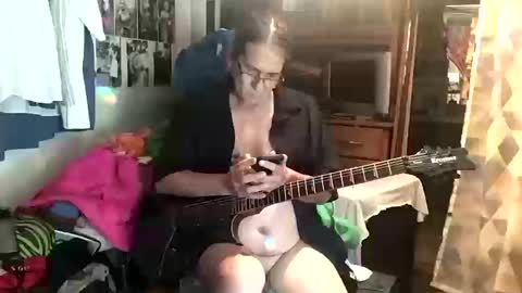 Snapshot of hubertcomberdale chatting on October 20, 6:52 pm Hubert Cumberdale online show from October 20, 6:52 pm