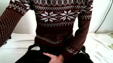 Snapshot of hug_me chatting on January 19, 12:50 pm Keanu online show from January 19, 12:50 pm