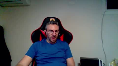 Snapshot of huge__cumshot chatting on March 13, 6:58 pm huge__cumshot online show from March 13, 6:58 pm