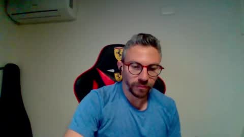 Snapshot of huge__cumshot chatting on April 7, 4:51 pm huge__cumshot online show from April 7, 4:51 pm