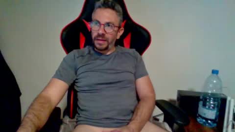 Snapshot of huge__cumshot chatting on April 15, 5:42 pm huge__cumshot online show from April 15, 5:42 pm