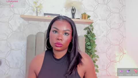 Snapshot of huge_boobs_ebony chatting on June 5, 7:19 pm huge boobs ebony online show from June 5, 7:19 pm