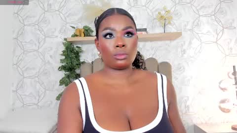 Snapshot of huge_boobs_ebony chatting on June 21, 7:16 pm huge boobs ebony online show from June 21, 7:16 pm