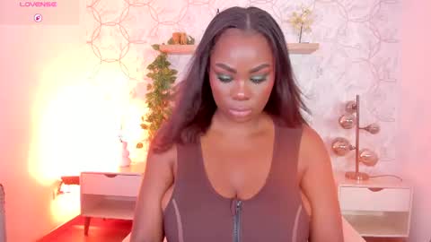Snapshot of huge_boobs_ebony chatting on July 18, 7:17 pm huge boobs ebony online show from July 18, 7:17 pm
