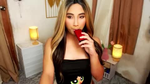 Snapshot of hugeasiancockandrea chatting on October 26, 1:50 pm drea  online show from October 26, 1:50 pm