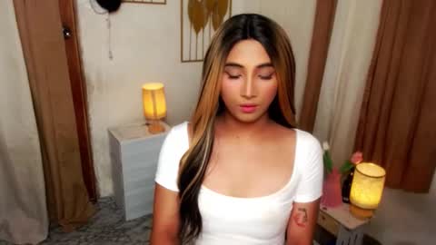 Snapshot of hugeasiancockandrea chatting on October 27, 5:39 pm drea  online show from October 27, 5:39 pm