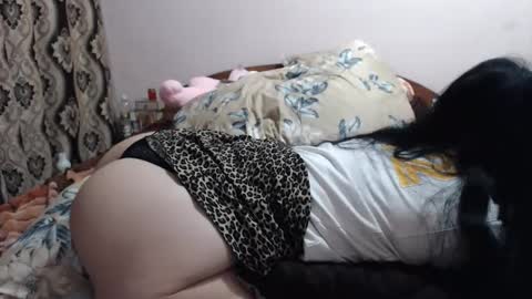 hugeassdevil online show from November 28, 9:45 am