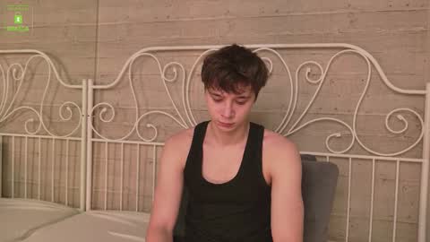 Snapshot of hugebangins_ chatting on November 6, 4:24 am ANTHONY online show from November 6, 4:24 am