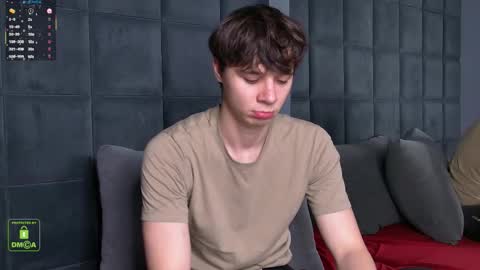 Snapshot of hugebangins_ chatting on November 20, 4:23 am ANTHONY online show from November 20, 4:23 am