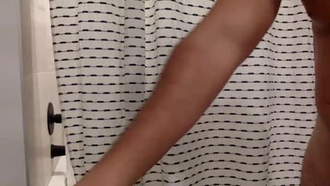 Snapshot of hugeblast chatting on December 19, 3:29 am HugeBlast online show from December 19, 3:29 am