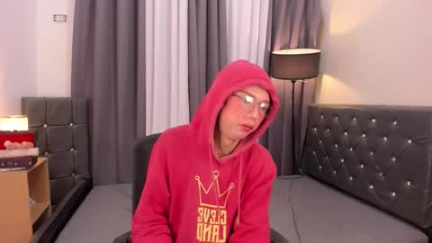 hugecock_pretty714250 online show from December 14, 11:42 pm