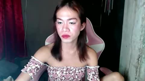 hugecockanna online show from January 6, 4:55 pm